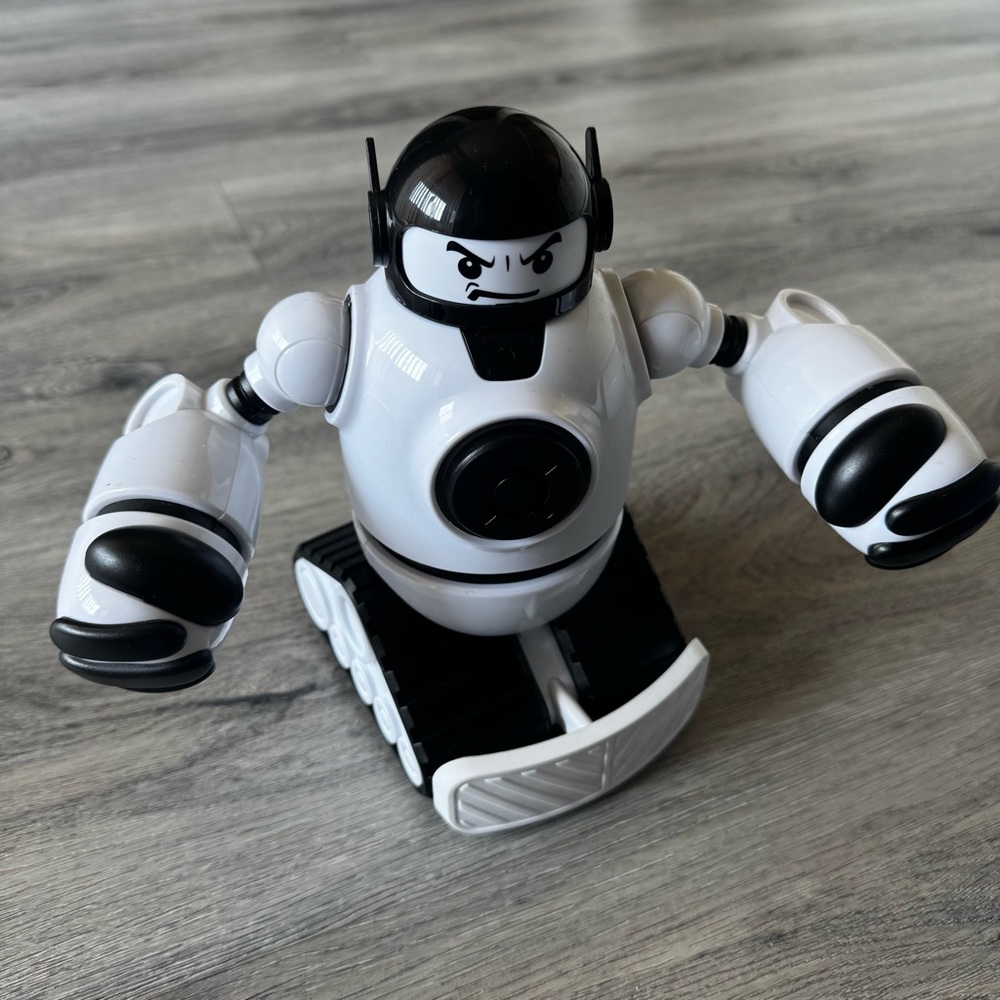 Sharper Image Toy Remote Control Mecha Rage - Picture 5 of 11